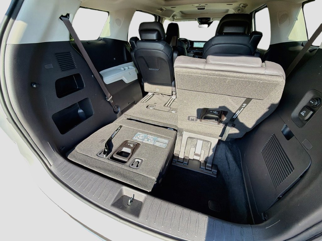 Used 2024 Kia Carnival SX Prestige FWD image 43