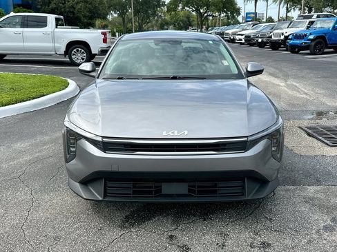 Used 2025 Kia K4 FWD image 2
