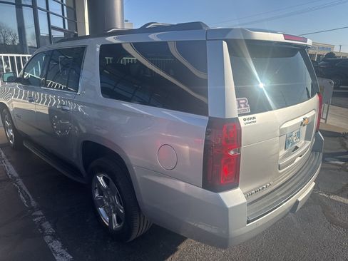 Used 2017 Chevrolet Suburban LT image 10