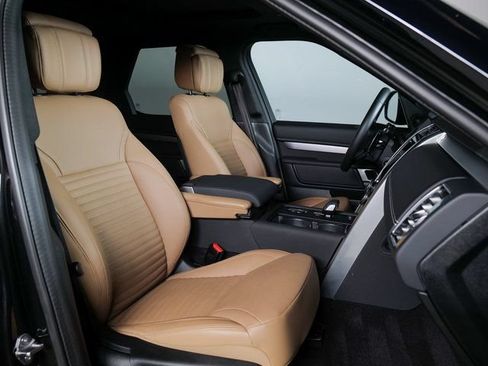 Certified 2025 Land Rover Discovery Dynamic SE AWD/4WD image 3