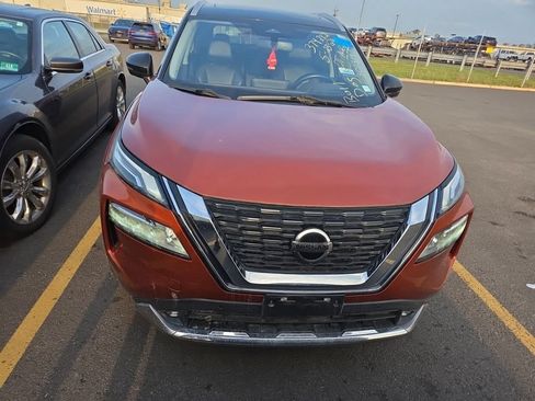 Used 2021 Nissan Rogue Platinum AWD/4WD image 2