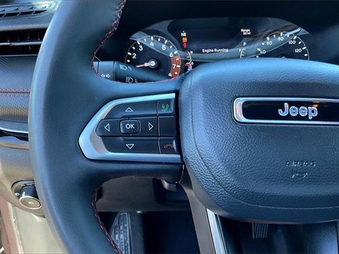 Used 2023 Jeep Compass Trailhawk w/ Trailhawk Convenience Group image 17