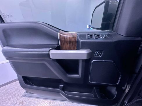 Used 2020 Ford F150 Lariat w/ Max Trailer Tow Package image 30