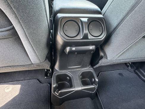 Used 2025 Jeep Gladiator Sport AWD/4WD image 24