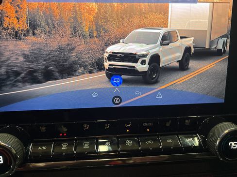 Used 2025 Chevrolet Colorado Z71 w/ Z71 Convenience Package 2 image 23