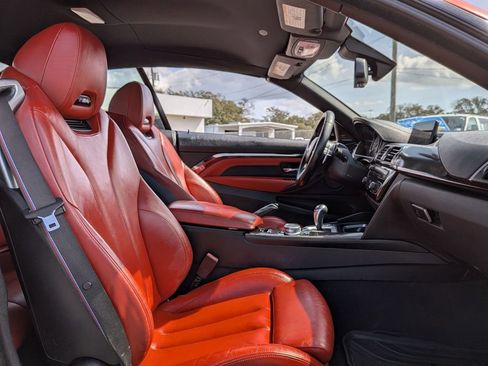 Used 2018 BMW M4 Convertible image 32