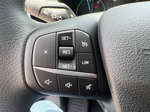 New 2023 Ford E-Transit Medium Roof image 32