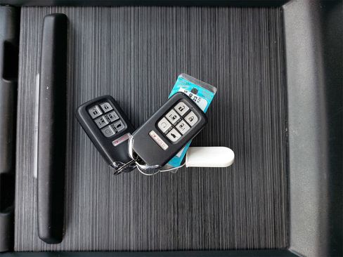 Used 2023 Honda Odyssey Touring image 40