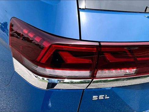 Used 2025 Volkswagen Atlas SEL Premium R-Line AWD/4WD image 31