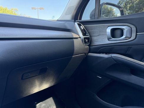 Used 2021 Kia Sorento SX Prestige image 32