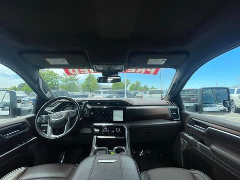 Used 2025 GMC Sierra 2500 Denali AWD/4WD image 24