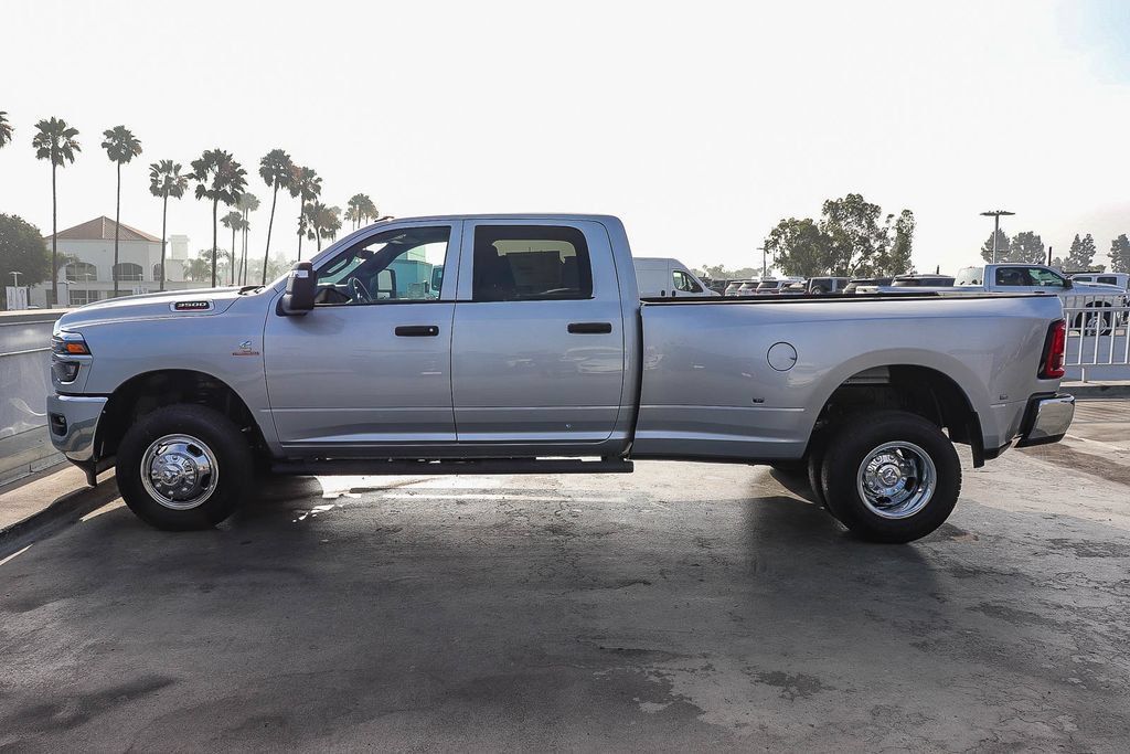 New 2026 RAM 3500 Tradesman AWD/4WD image 14
