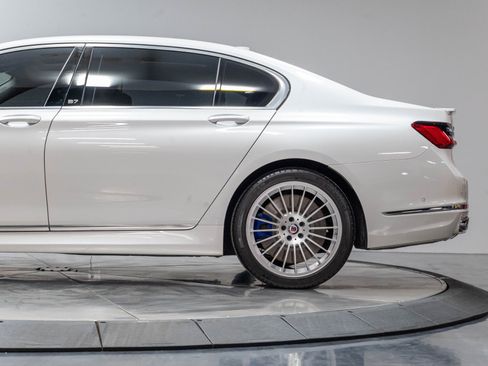 Used 2022 BMW ALPINA B7 xDrive AWD/4WD image 38