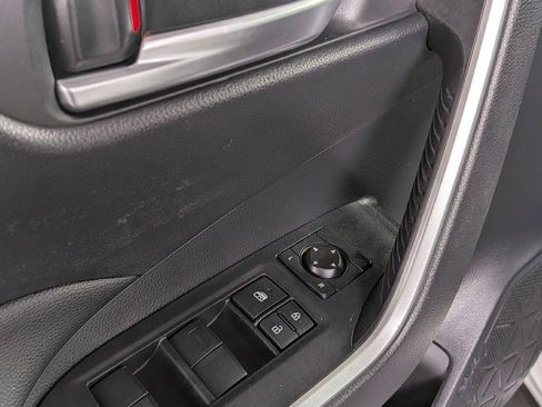 Used 2020 Toyota RAV4 XLE w/ Convenience Package AWD/4WD image 14