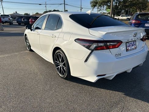 Used 2023 Toyota Camry SE image 6