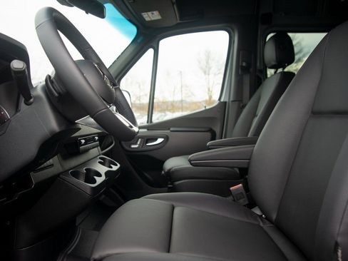 New 2025 Mercedes-Benz Sprinter 2500 image 17