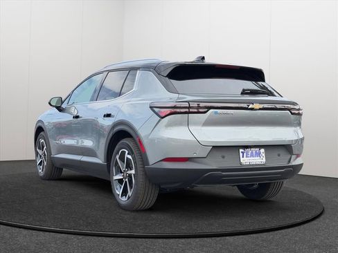 New 2026 Chevrolet Equinox EV LT image 4