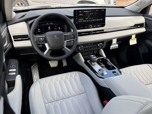 New 2026 Mitsubishi Outlander SEL FWD image 7