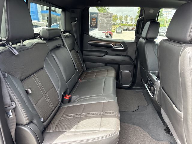 Used 2024 Chevrolet Silverado 1500 High Country w/ Technology Package AWD/4WD image 31