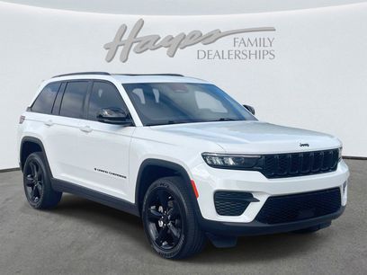Used 2023 Jeep Grand Cherokee Altitude