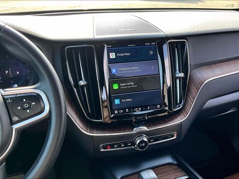 Used 2022 Volvo XC60 B5 Momentum AWD/4WD image 18