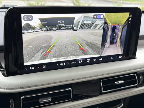 Used 2025 Lincoln Aviator Reserve w/ Equipment Group 201A AWD/4WD image 24