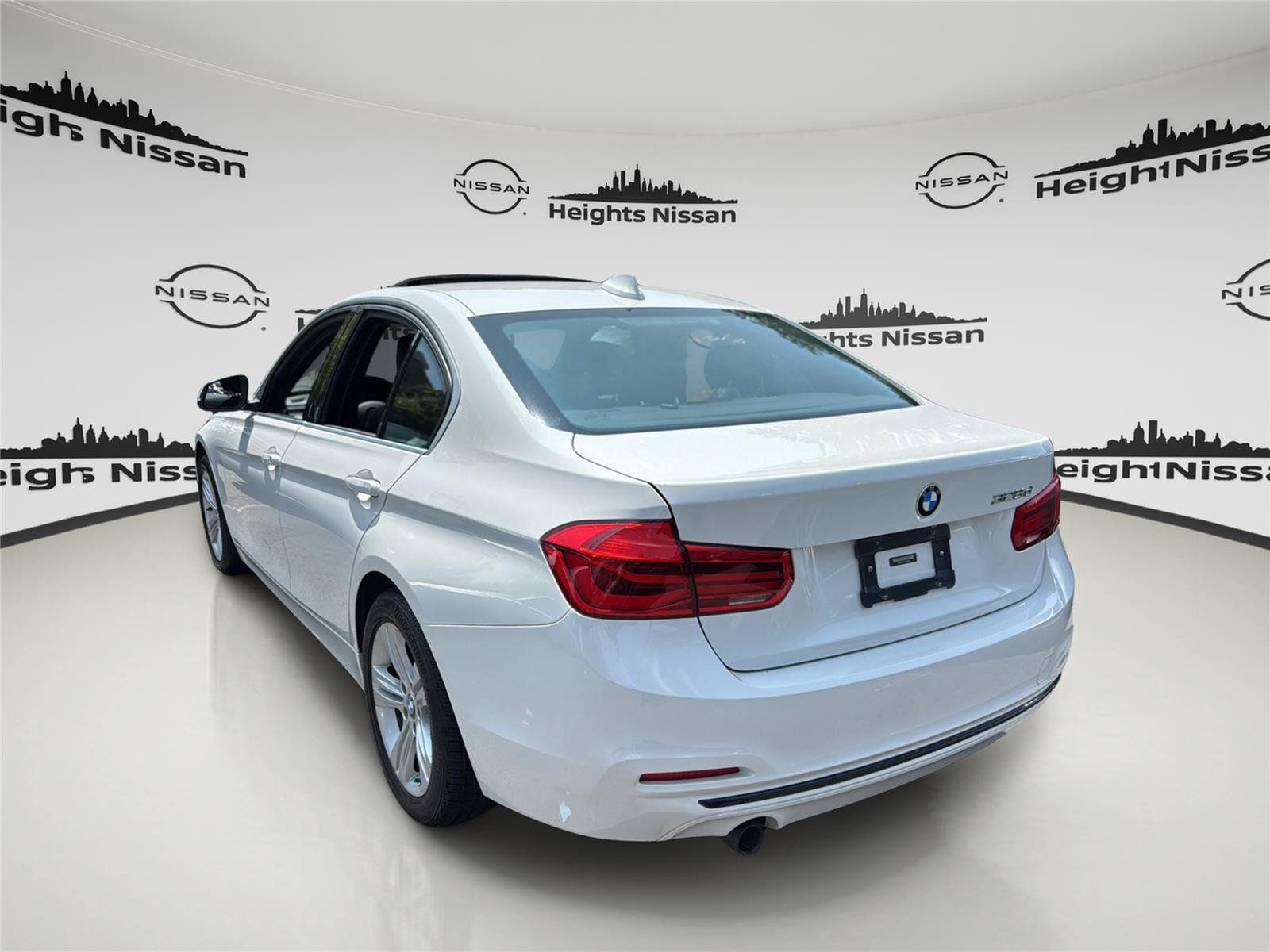 Used 2018 BMW 328d Sedan RWD image 4