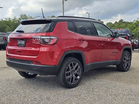 Used 2026 Jeep Compass Limited AWD/4WD image 8