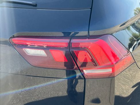 Used 2022 Volkswagen Tiguan SE image 16