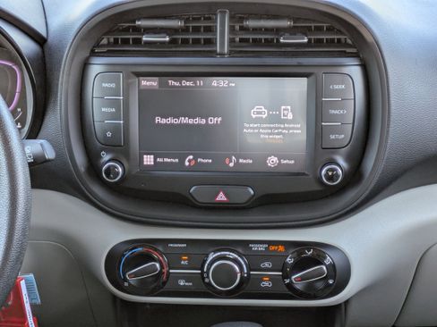 Used 2023 Kia Soul LX image 19