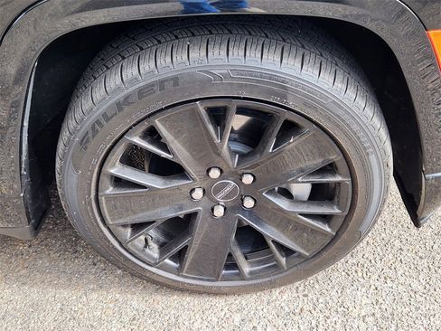 Used 2024 Jeep Wagoneer Launch Edition image 16