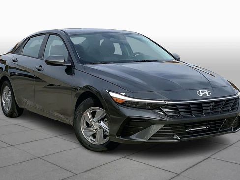 New 2026 Hyundai Elantra SE w/ Cargo Package image 2