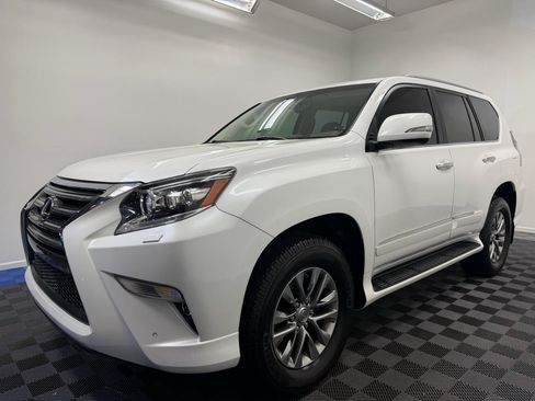 Used 2018 Lexus GX 460 Luxury w/ Preferred Accessory Package AWD/4WD image 3