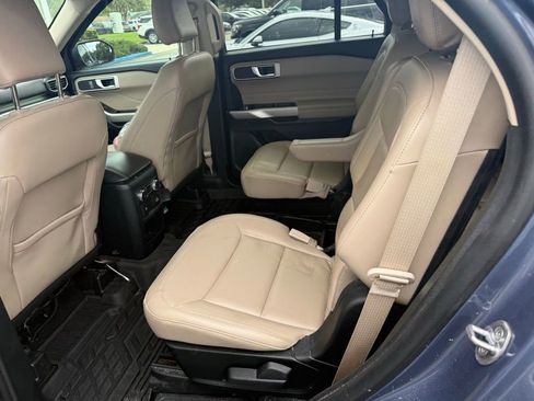 Used 2021 Ford Explorer XLT w/ Equipment Group 202A image 14