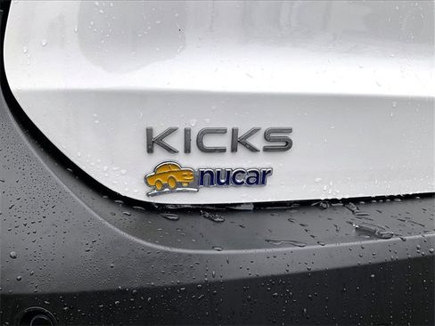 Used 2025 Nissan Kicks SR image 8