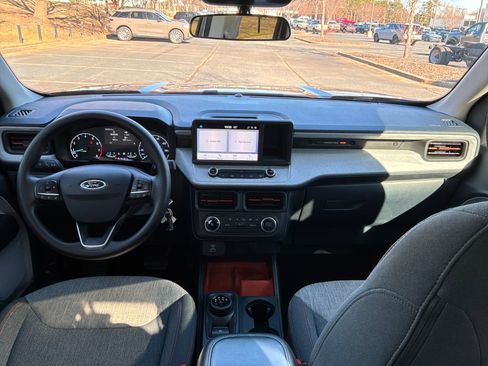 Used 2022 Ford Maverick XLT image 12