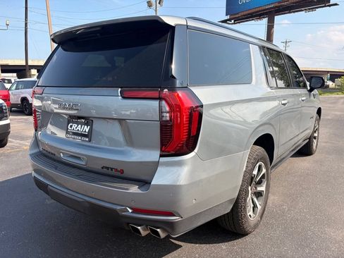 Used 2026 GMC Yukon XL AT4 w/ AT4 Premium Plus Package AWD/4WD image 8