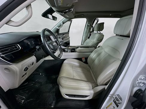 Used 2022 Jeep Grand Wagoneer Series I AWD/4WD image 16