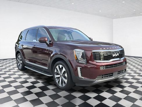 Used 2022 Kia Telluride S FWD image 3