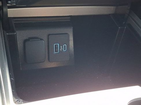 Certified 2023 Ford Explorer XLT AWD/4WD image 24