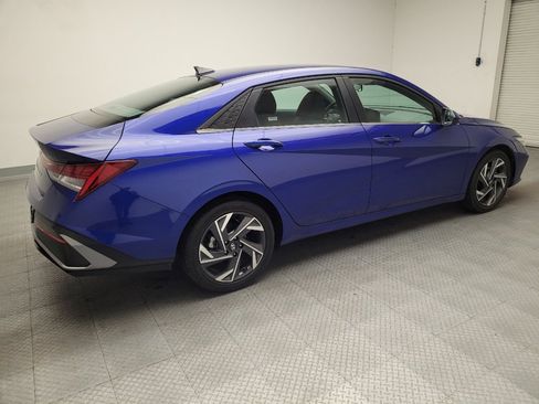 Used 2025 Hyundai Elantra SEL image 10
