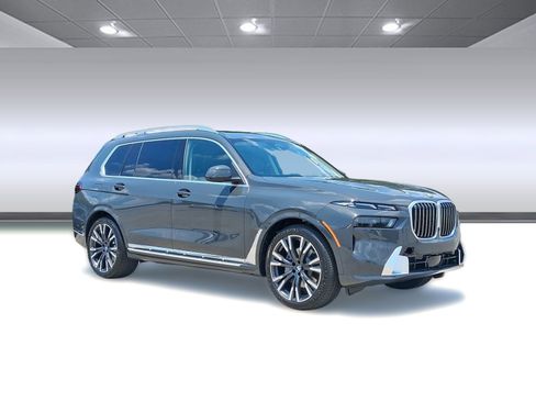 Used 2026 BMW X7 xDrive40i w/ Executive Package image 7
