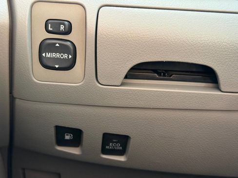 Used 2009 Toyota Camry Hybrid FWD image 17