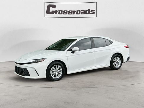 Used 2025 Toyota Camry LE FWD image 1