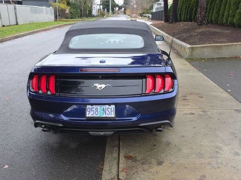 Used 2018 Ford Mustang Premium image 6