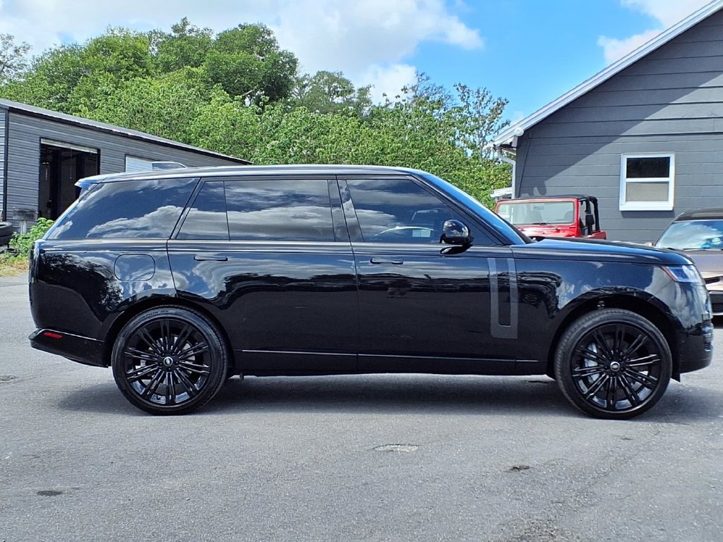 Used 2025 Land Rover Range Rover Long Wheelbase SE AWD/4WD image 8