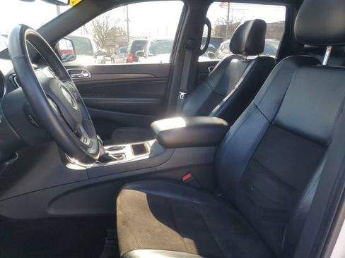 Used 2019 Jeep Grand Cherokee Altitude AWD/4WD image 13