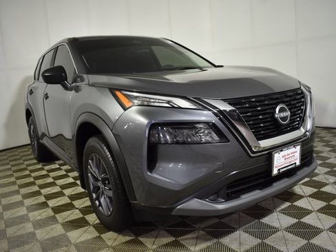 Used 2023 Nissan Rogue S image 3