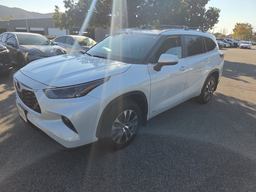 Used 2026 Toyota Highlander XLE AWD/4WD image 1