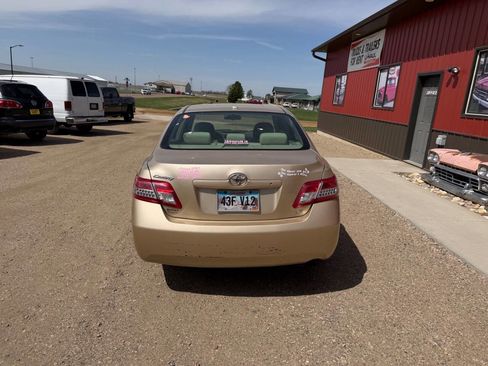 Used 2011 Toyota Camry LE w/ LE Extra-Value Pkg FWD image 3